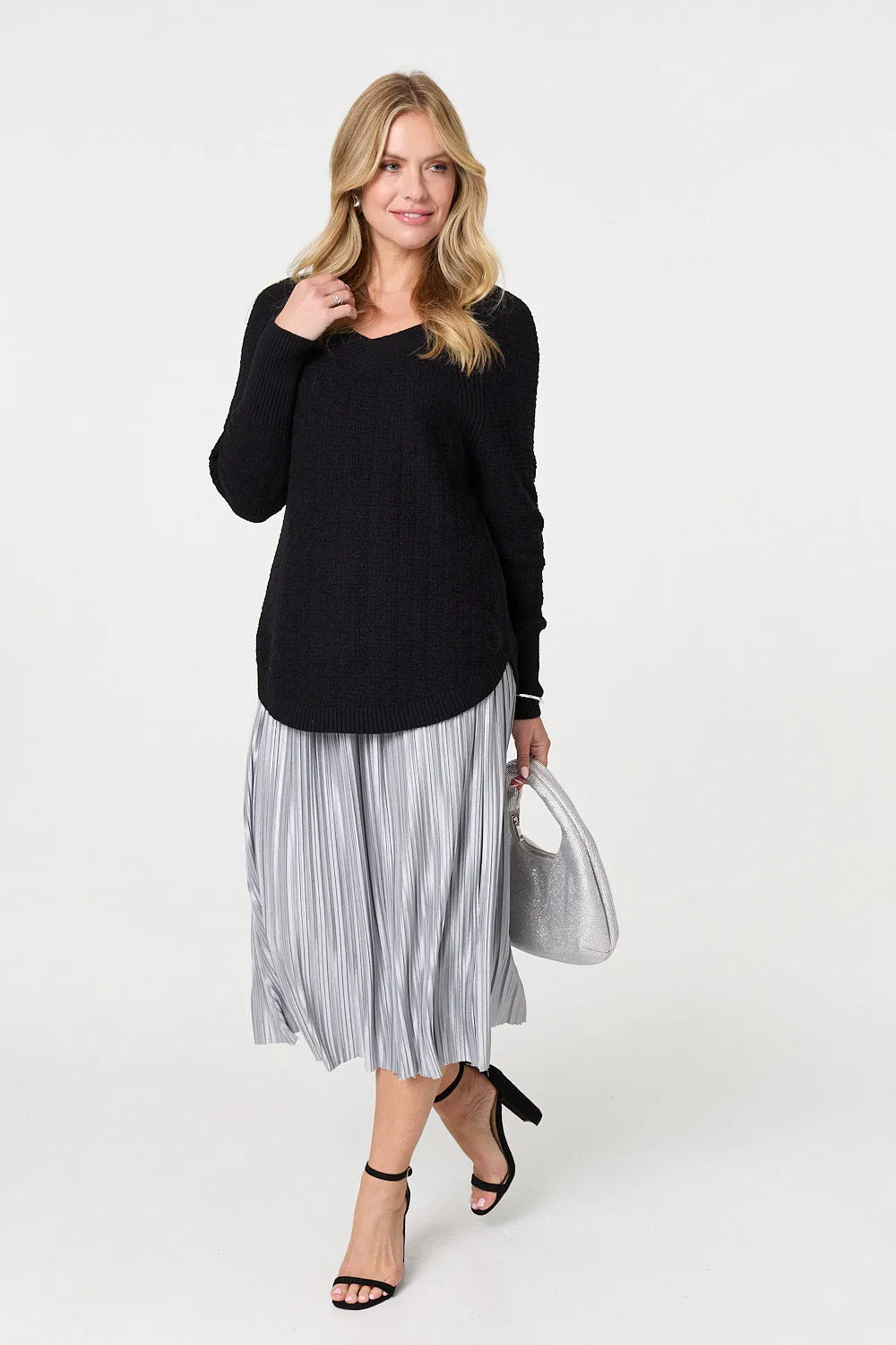 Textured V-Neck Relaxed Curve Hem Jumper